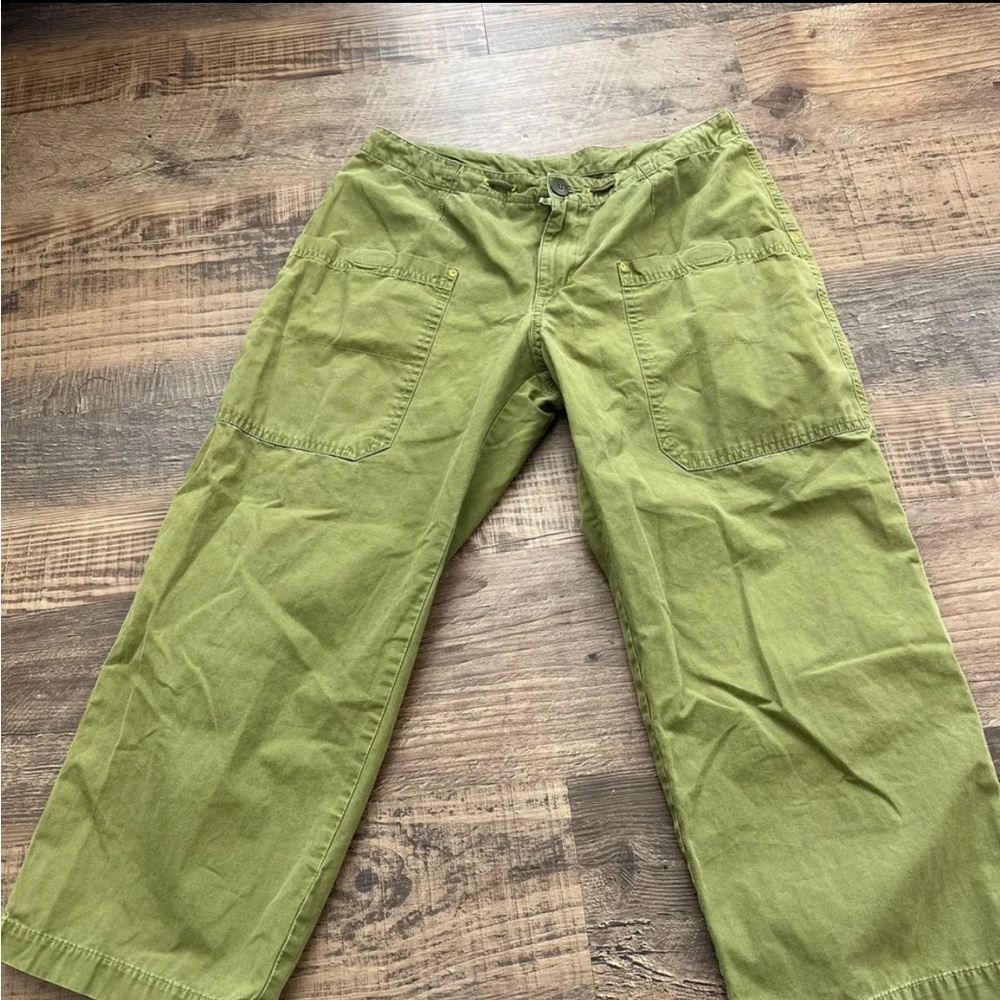 Patagonia Green Cargo Pants with Relaxed Fit